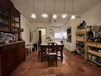 Fully equipped kitchen at Vivenda Felicidade coliving in Sintra, ready for preparing international and farm-to-table meals
