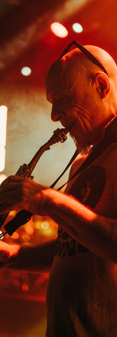 Luc Joly sur scène au Kerveguen