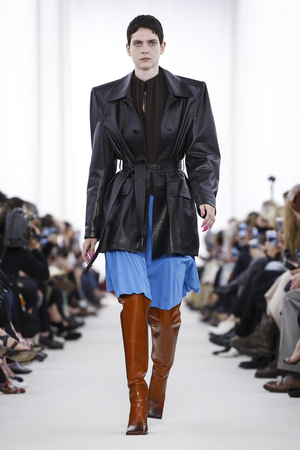 Balenciaga-RTW-SS17-Paris-2068-1475409190-thumb