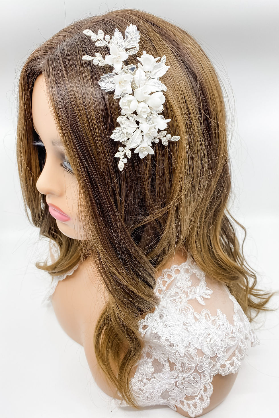 Thumbnail: Frankie Porcealin flowers and pearl bridal hair clip