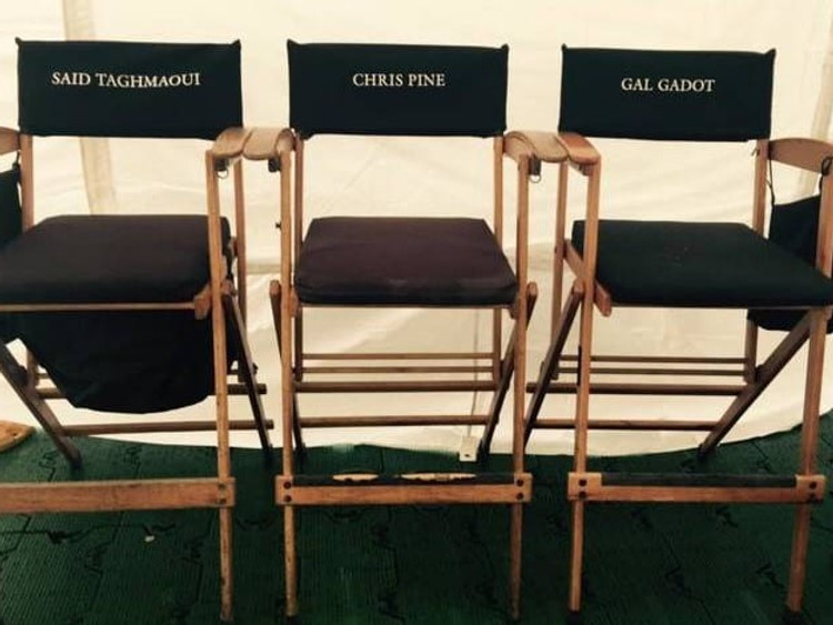first-photo-from-the-set-of-wonder-woman-shows-chris-pine-as-steve-trevor1