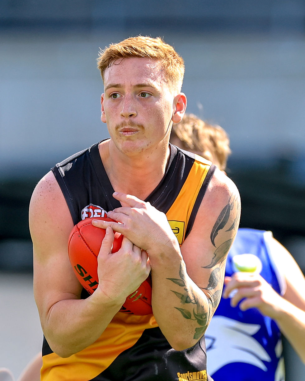 Seamus Mulcahy came close to the league’s top individual honour, polling 15 votes, just one vote behind joint winners. Photography - Moments by Shaun