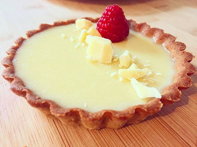 Witte chocoladetaart
