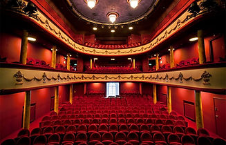 De_Kleine_Komedie_zaal__ScaleMaxWidthWzE1MDBd_CompressedW10.jpg