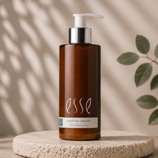 Esse Sensitive Cleanser para limpiar suavemente la piel sensible