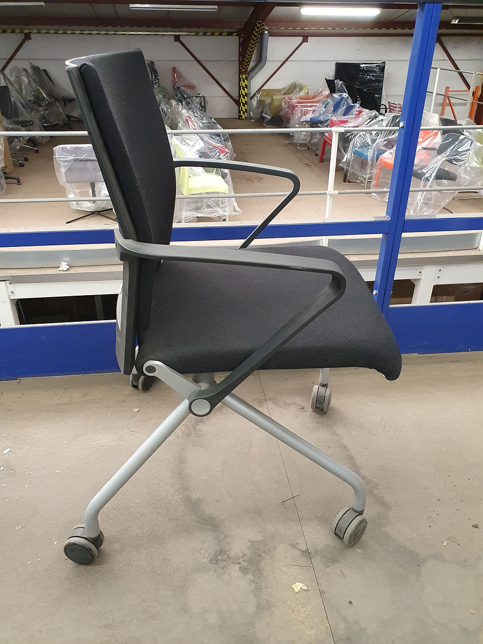 Miniature : Chaise de conférence sur roulettes