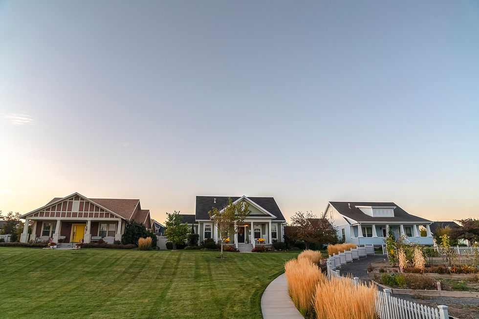 Stunning sunset over a picturesque Tampa neighborhood, showcasing the beauty of Florida living.