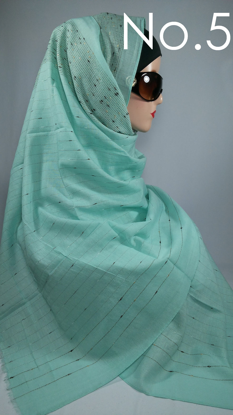Thumbnail: Pashmina Rawis Serat Benang Emas Seniberi C&Z Long Scarf by Lenn Wang