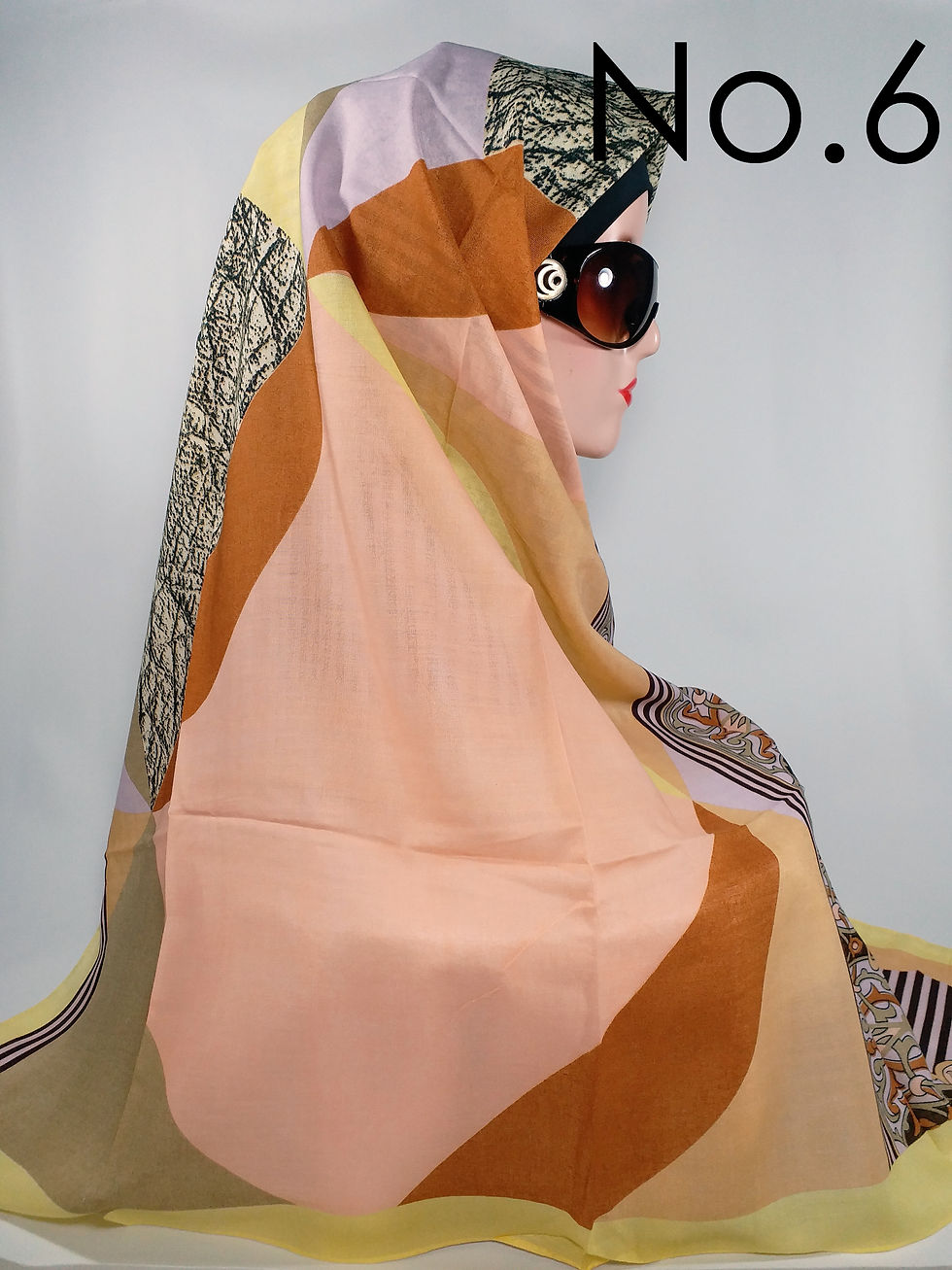 Thumbnail: Jilbab Segi Empat Motif Garis Salur Chanel Voal by Hana Turkey Premium