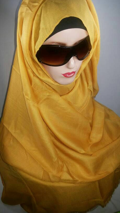 Thumbnail: Pashmina Rawis Polos Bahan Viscose kuning