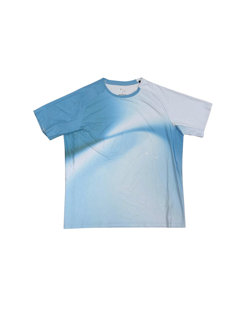 Motion 機能 T-Shirt 水藍漸層正面展示