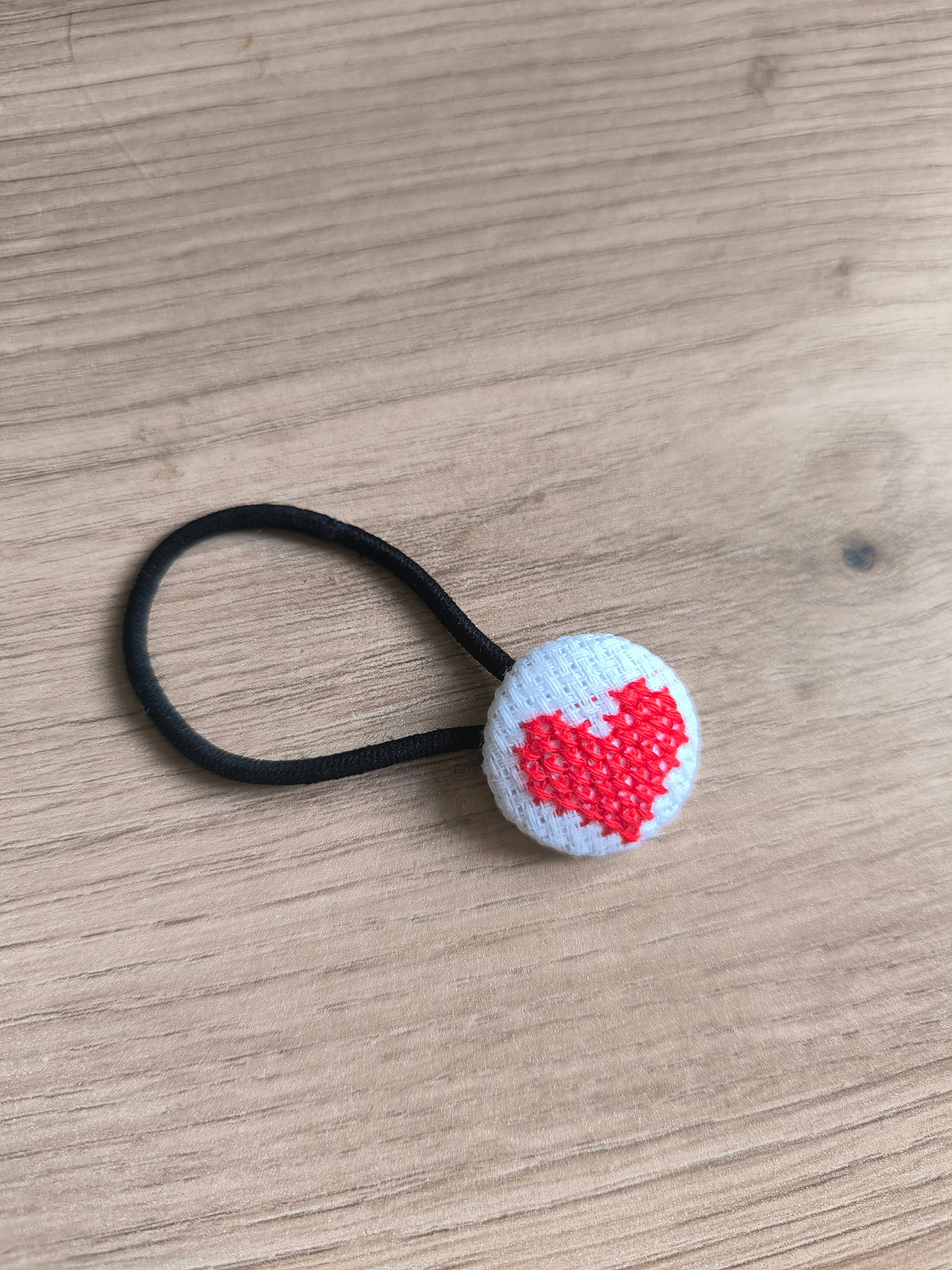 Élastique cœur brodé