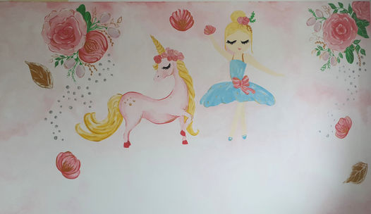 Cuvinte cheie: pictura murala camera fetita, decor perete unicorn, pictura balerina pe perete, arta murala copii