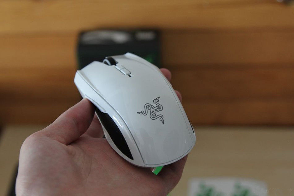 Miniatura: RAZER TAIPAN 8200 DPI 4G WHITE EDITION NA CAIXA