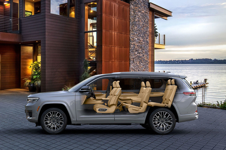 Grand Cherokee 7 Passenger Seating