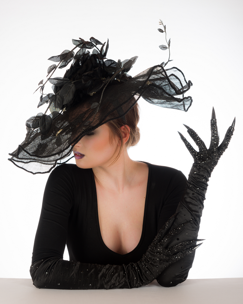 Thumbnail: Nightshade - Black Creeper Swarovski Brooch Hat