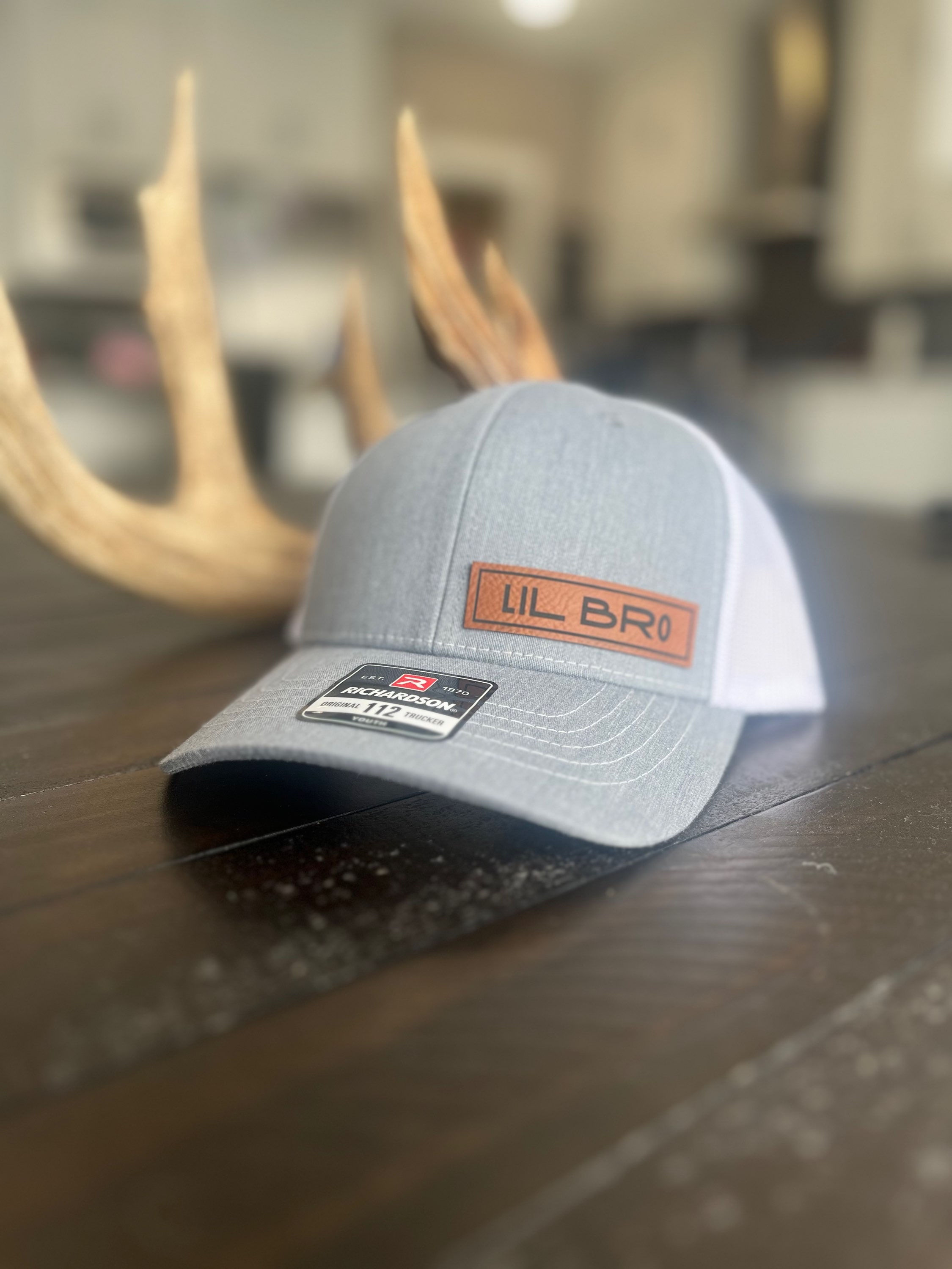 Youth Lt Grey/White Richardson 112