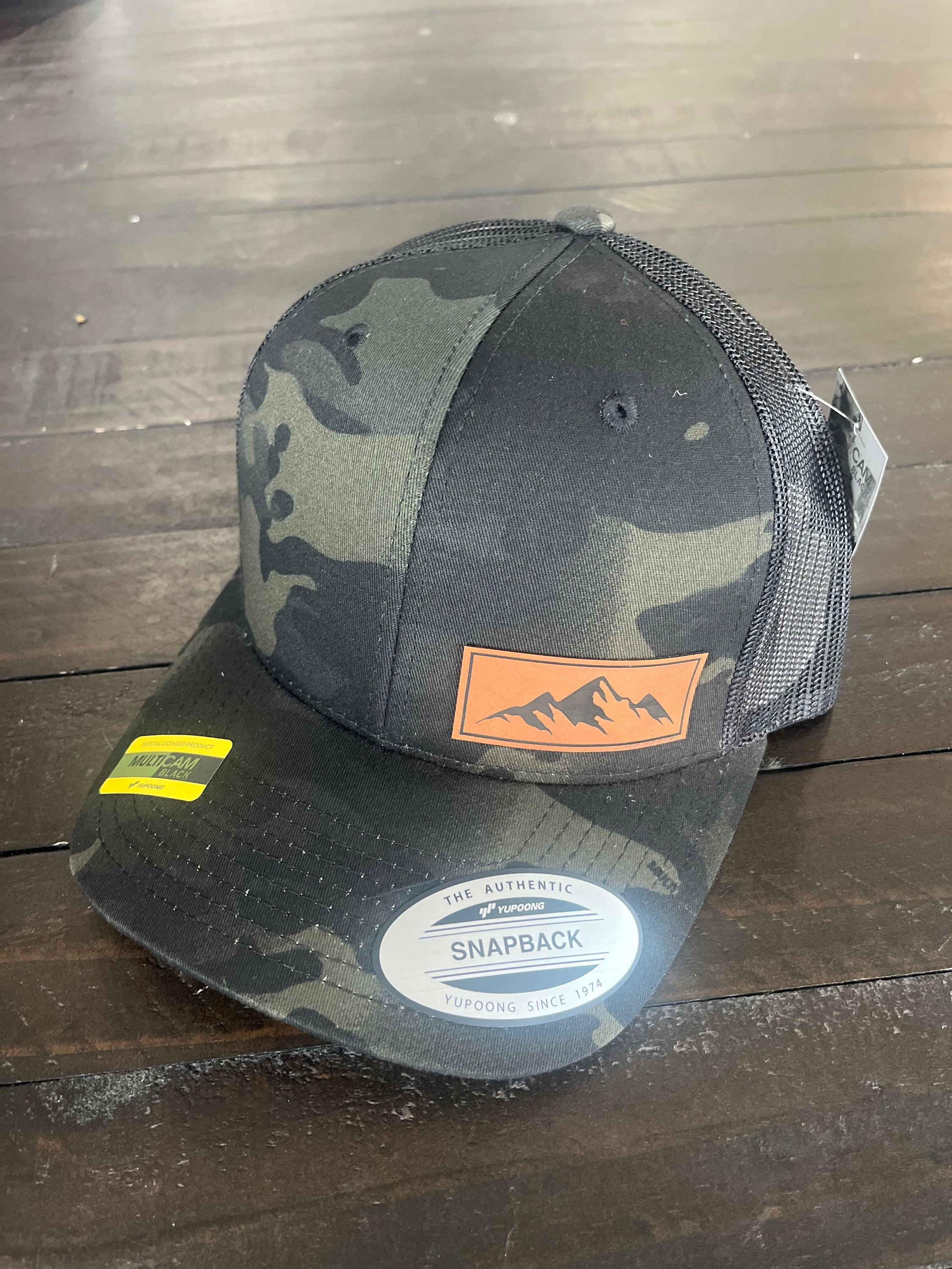 Yupoong 6606 - Black Camo