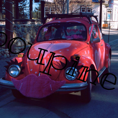 fun alentines decorated wv bug car red pink US_poupinespixjpg
