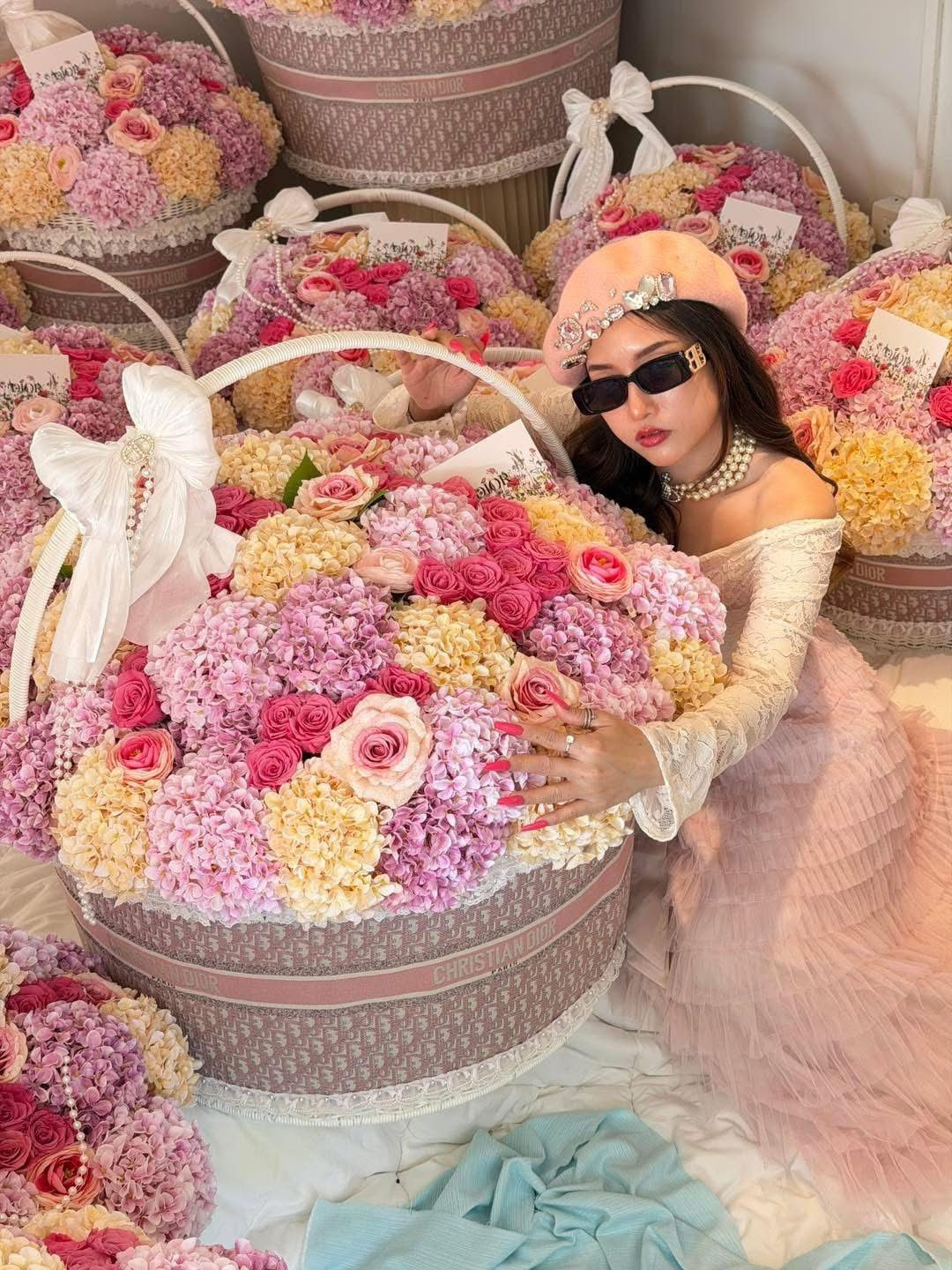 Valentine Big Flower Gift with Perfume