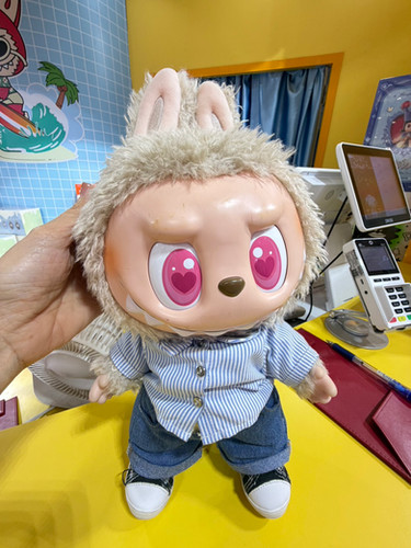 SUPER BIG LABUBU "Model with changing eye colors" | Oh Bar Pattaya