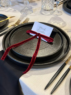 tent card place names with ribbon worstead