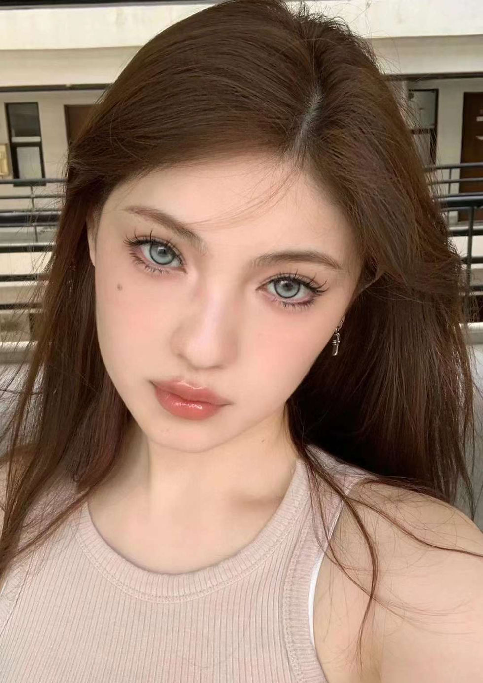 縮圖：Tulip Gray 閃亮銀灰色 月抛