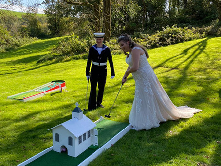 At last, Weddings. Two Weddings at the end of September, handful of guests but still wonderful !