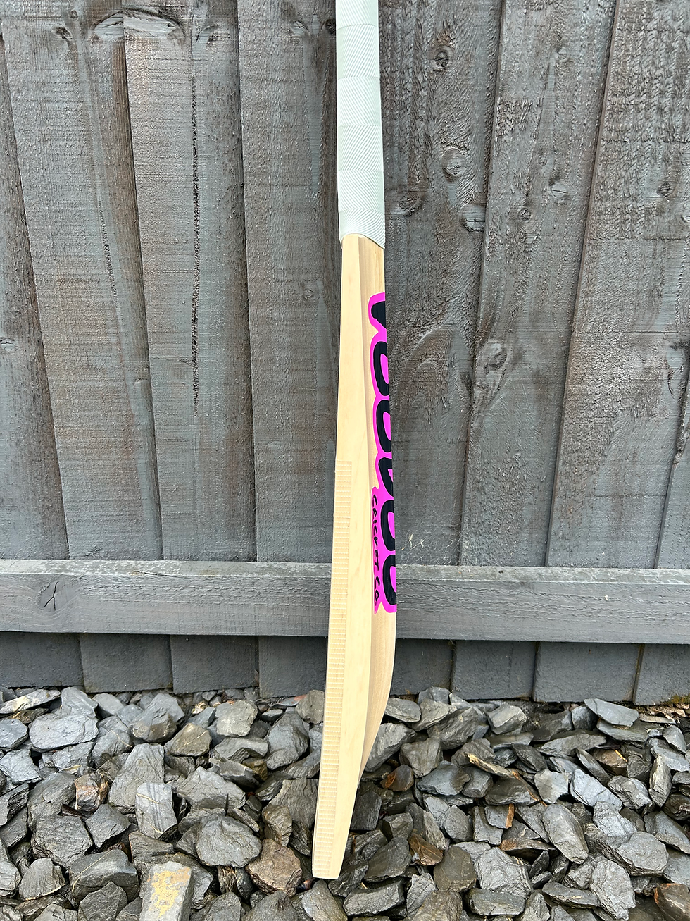 Thumbnail: Size 6 English Willow Bat No. J001