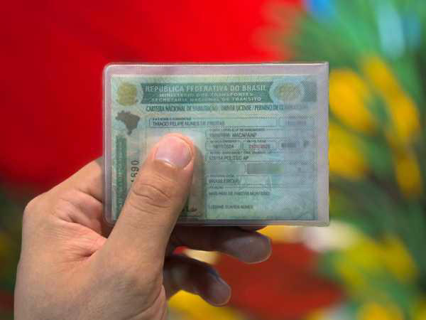 Nova CNH: mais de 10 mil brasileiros já tiraram a primeira habilitação pelo app do governo