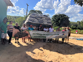 Agricultores de Riacho da Guia recebem 63 toneladas de adubo