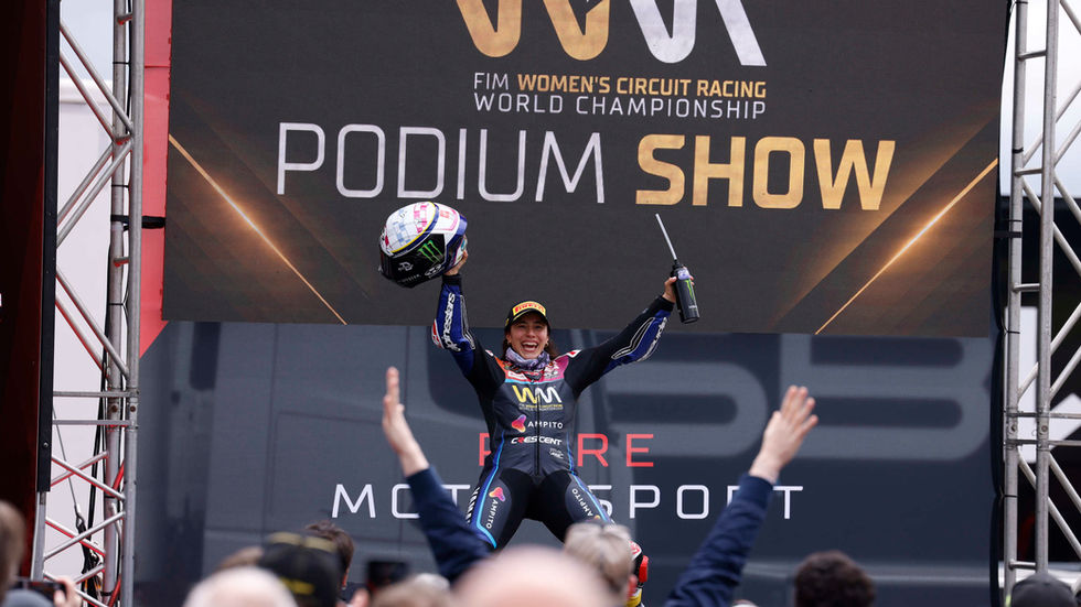 Triumph on the Last Lap as Beatriz Neila and Ampito Crescent Yamaha Win WorldWCR Race 2 at the Cathedral of Speed