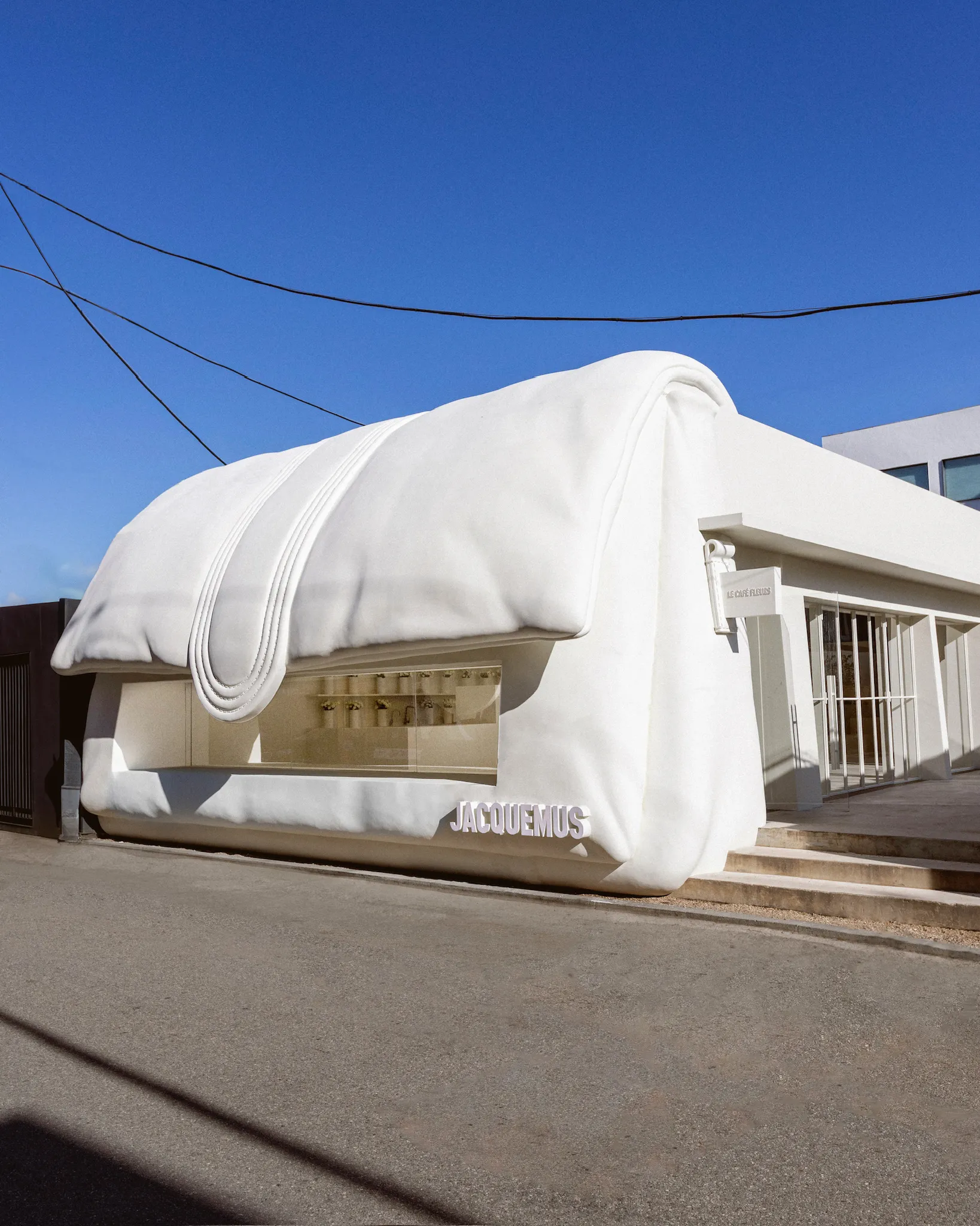 JACQUEMUS-LE-CAFE-FLEURS-LE-CHOUCHOU-SEOUL