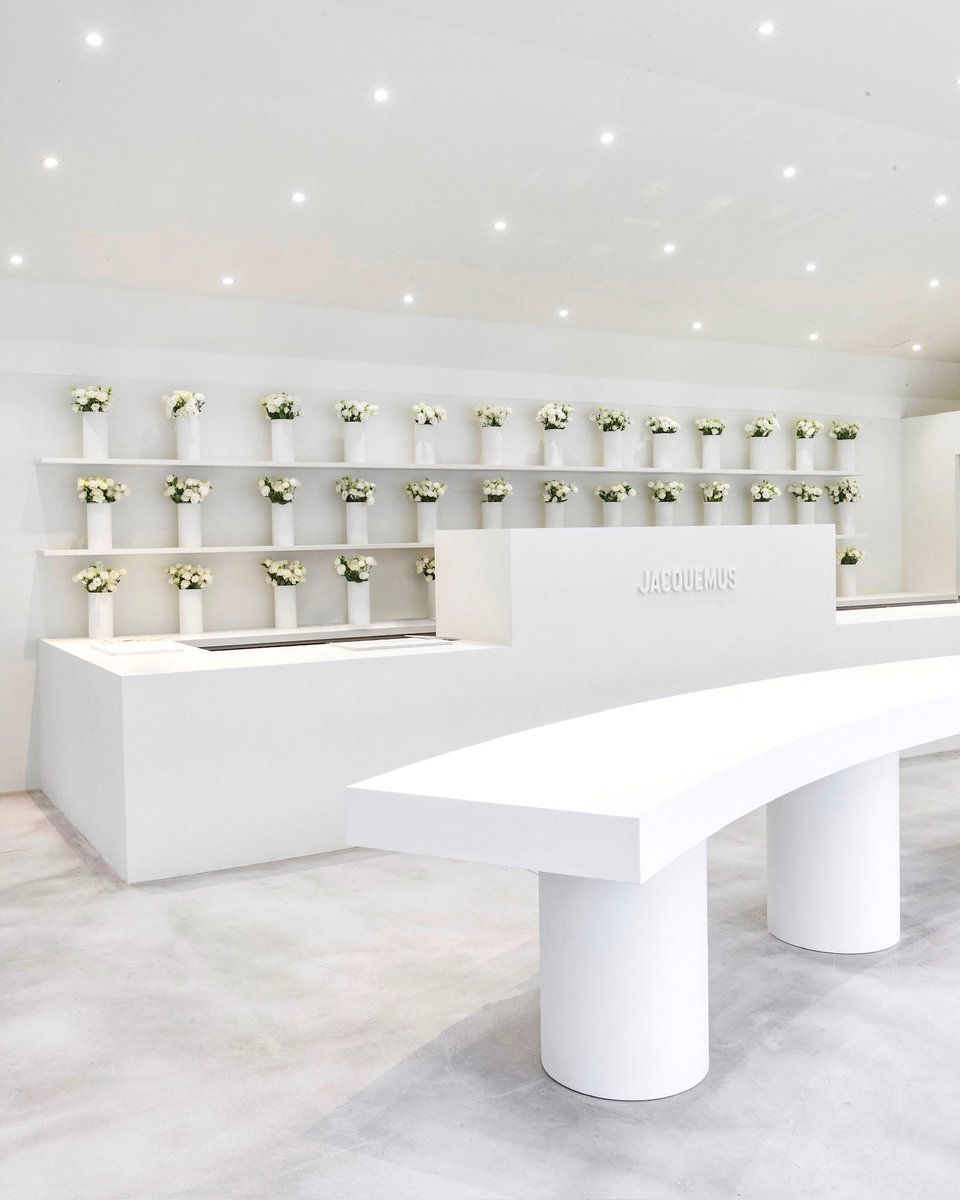 JACQUEMUS-LE-CAFE-FLEURS-LE-CHOUCHOU-SEOUL