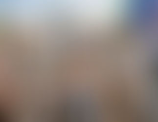 يحمل الأطفال أسلحة في تجمع للحوثيين، في مشهد يعكس اتساع ظاهرة تجنيد الأطفال في اليمن.