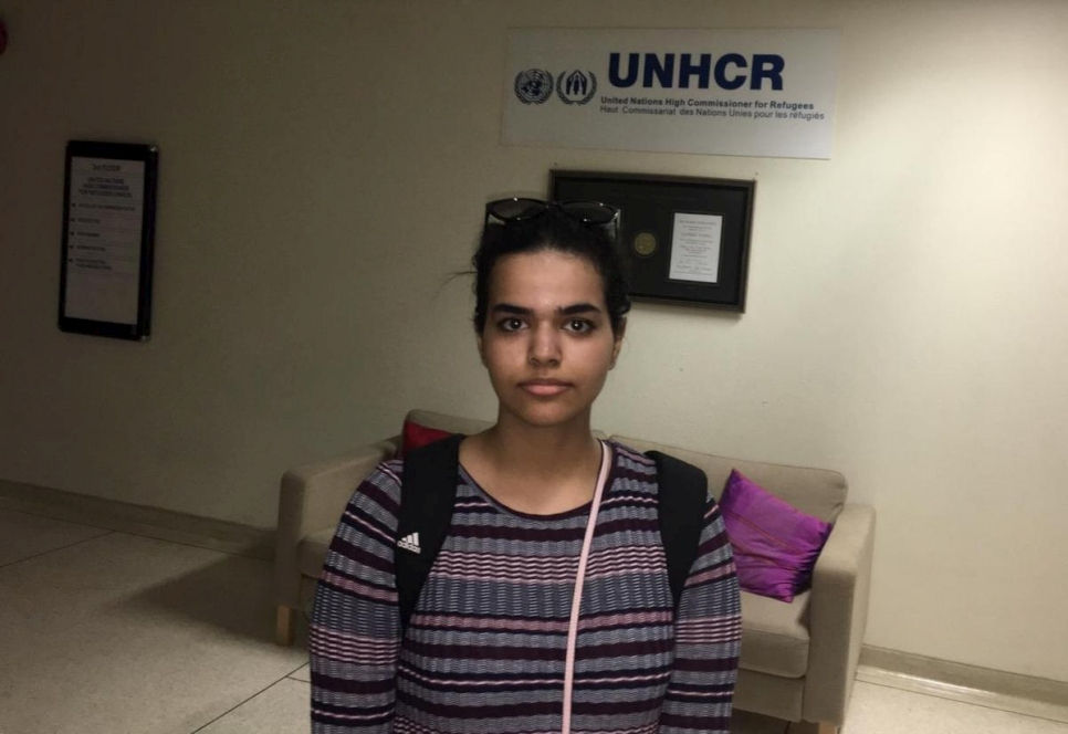 Rahaf Mohammed Al-qunun at the UN building in Bangkok, before departing to the airport. © UNHCR/Khaled Ibrahim