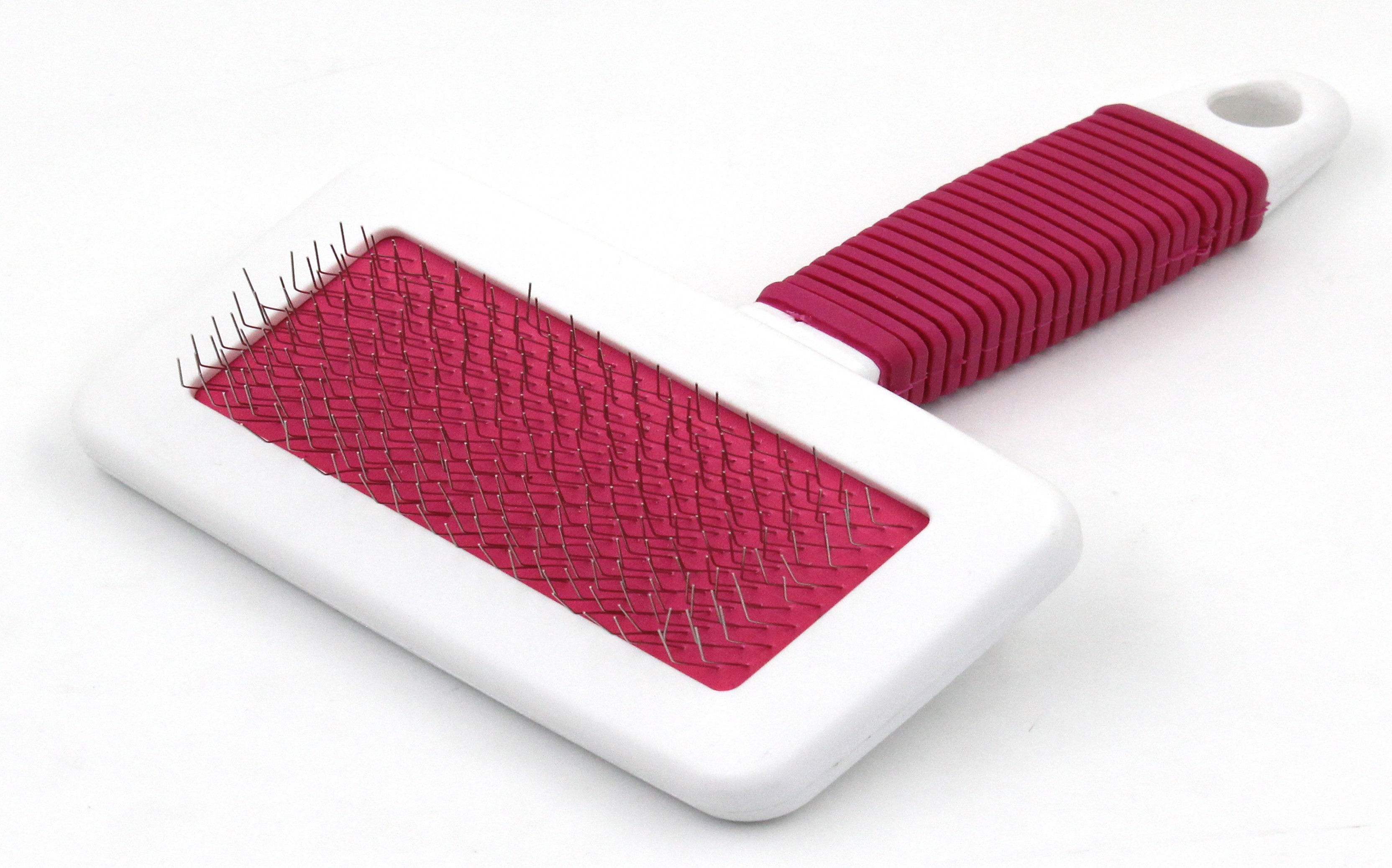 GA02 Slicker Brush - Size M