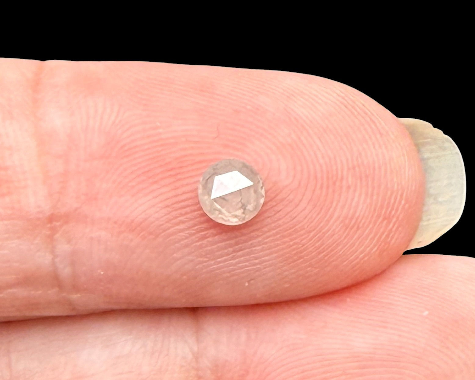 Premium Icy White Diamond - 3.9 mm Round