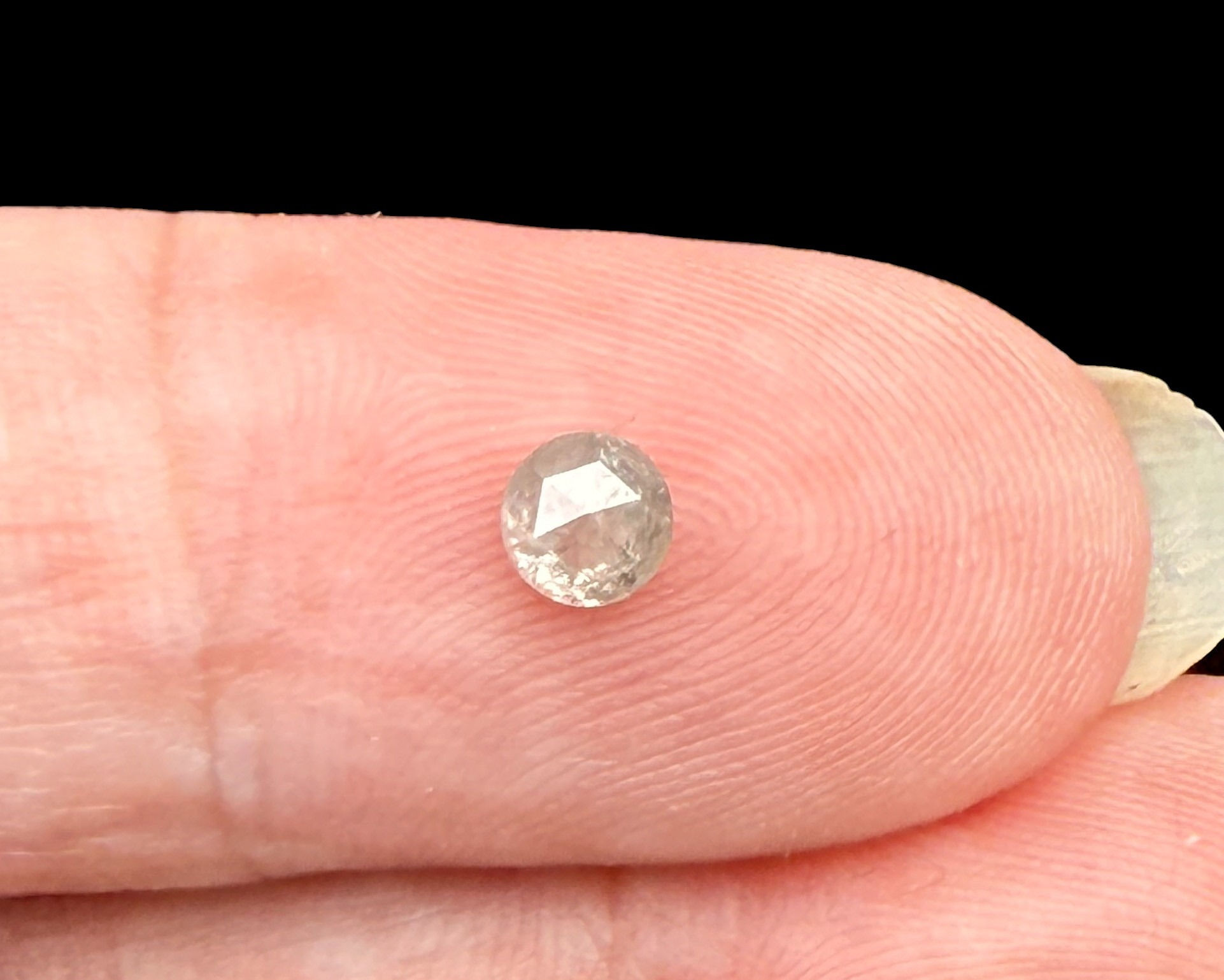 Premium Icy White Diamond - 4 mm Round