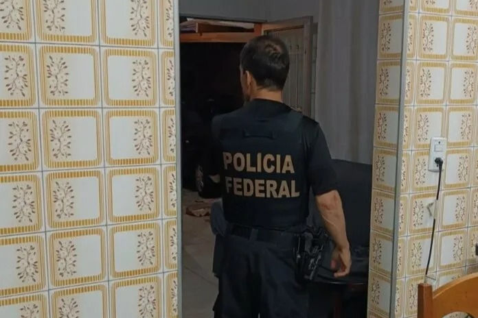 Polícia Federal realiza operação contra grupo suspeito de fraudes bancárias ligadas a agência da Caixa em Jacareí