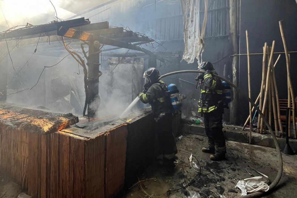 Incêndio atinge bar e cozinha de estabelecimento na região central de São José dos Campos