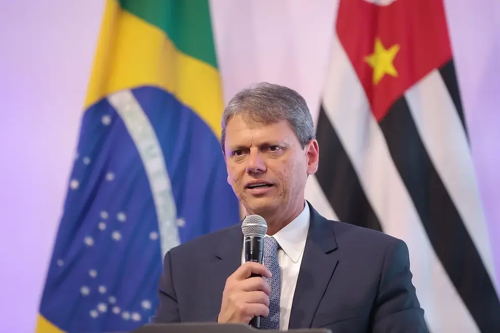 Governador Tarcísio de Freitas sanciona lei que torna obrigatório o Hino Nacional nas escolas de SP