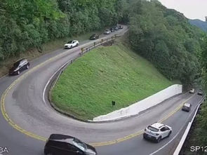 Estradas para o Litoral Norte têm tráfego intenso com saída para o Ano Novo 2026