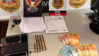 Operação contra lavagem de dinheiro prende dois homens e apreende veículos, armas e dinheiro em Jacareí