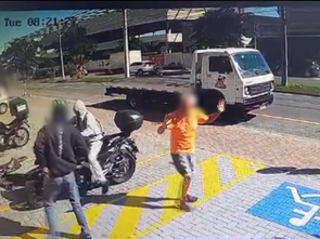 Motociclista é rendido e assaltado por trio no bairro Vila Branca em Jacareí