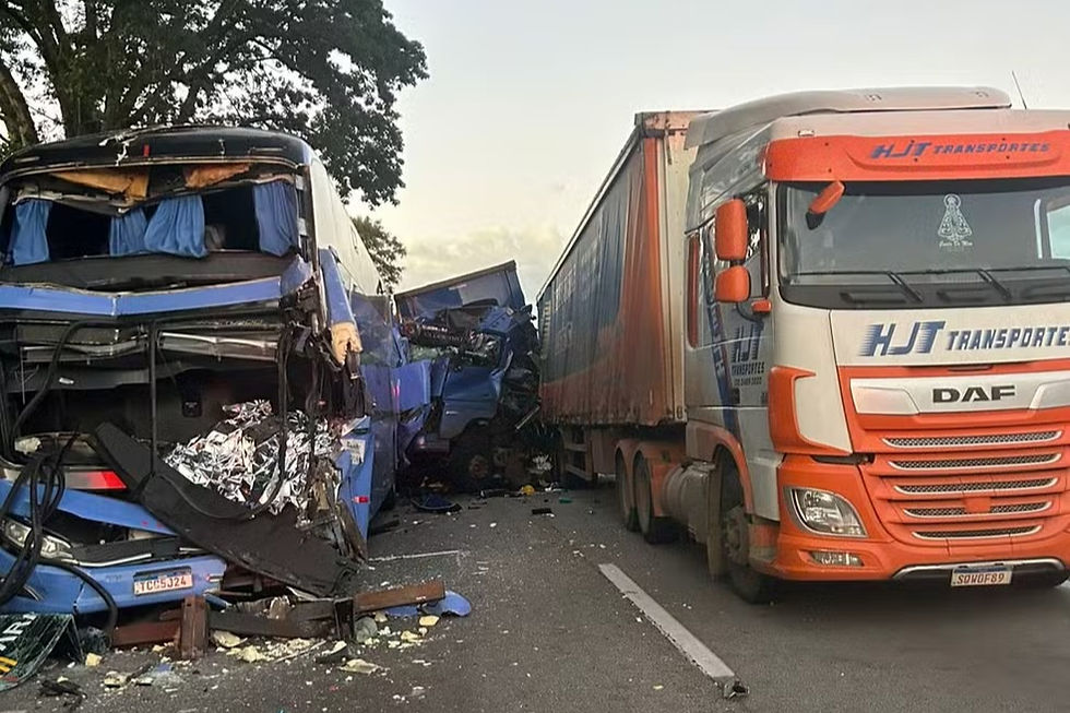 Acidente com seis veículos deixa um morto e vários feridos na Dutra, em Taubaté