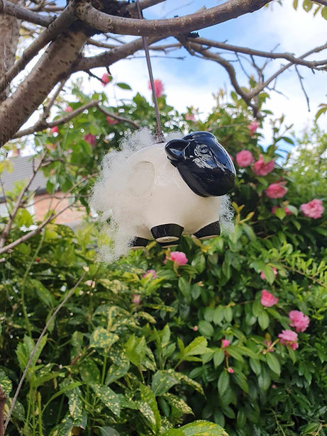 sheep wool dispenser
