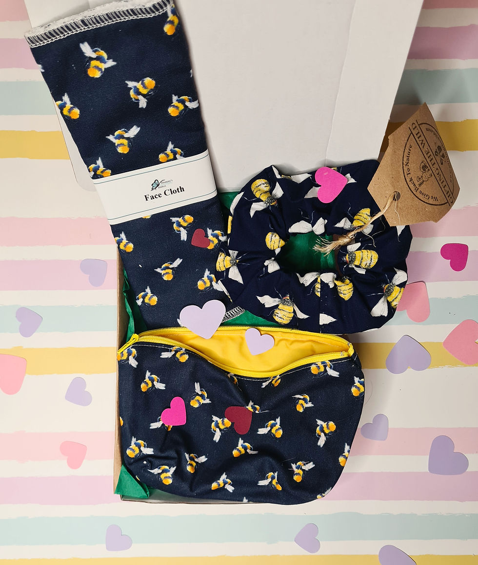 Thumbnail: Washbag Giftset with Bee Scrunchie