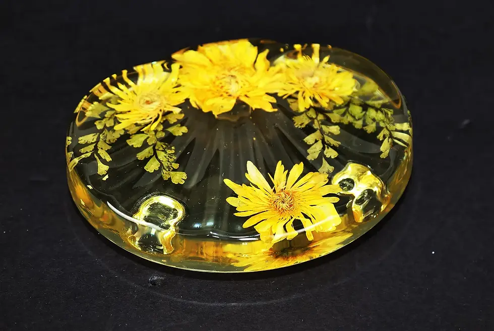 Thumbnail: Group of Assorted Decorated Glass (7 Pcs.)