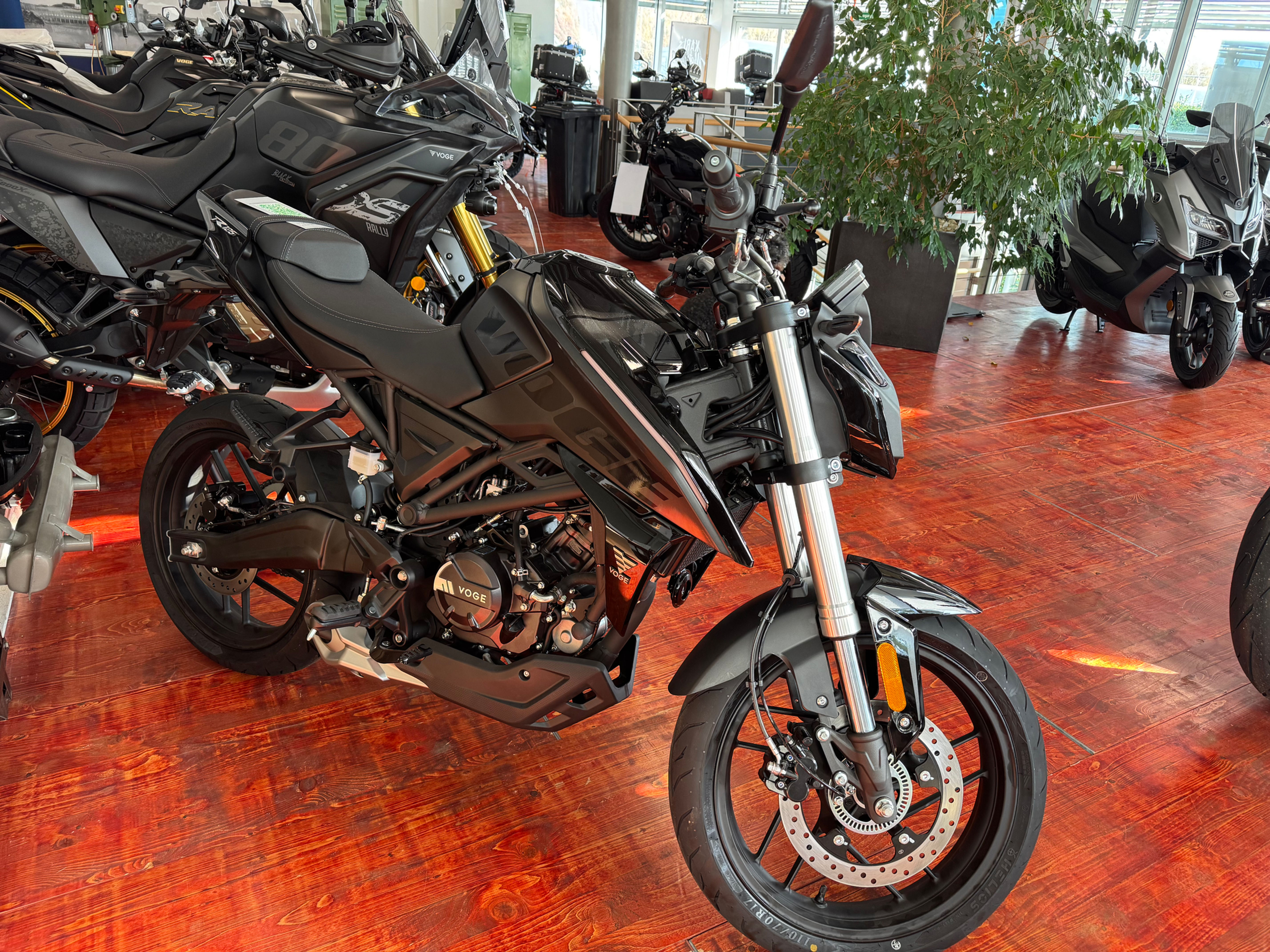 VOGE 125R